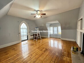 139 Hillside St, Unit A in Boston, MA - Building Photo - Building Photo