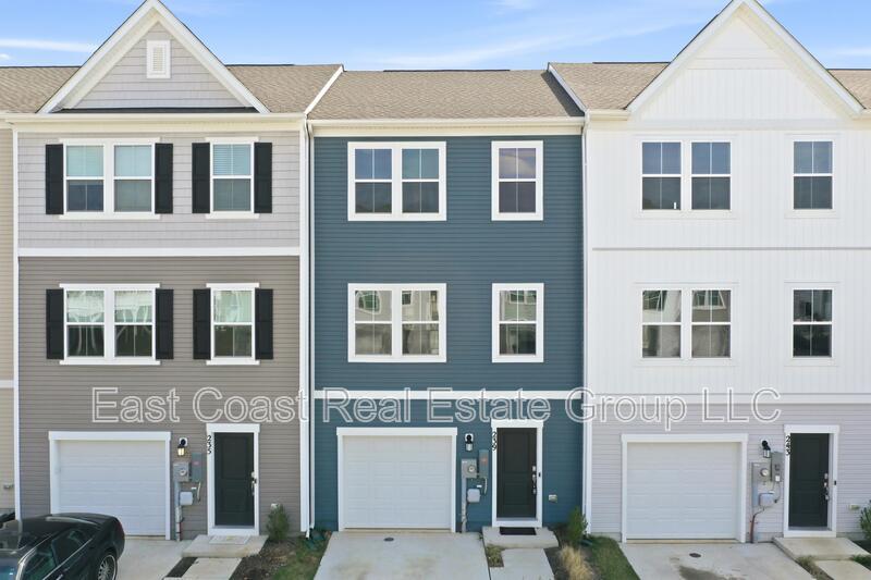 239 Cooperage Rd in Inwood, WV - Building Photo