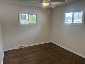 1212 Bowler St in Hiawatha, IA - Building Photo - Building Photo