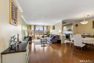 65 Glenbrook Rd in Stamford, CT - Building Photo - Building Photo