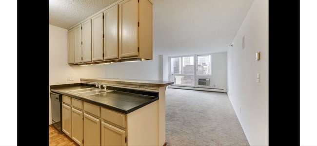 property at 433 S 7th St