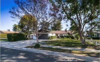 6424 Franrivers Ave in Los Angeles, CA - Building Photo