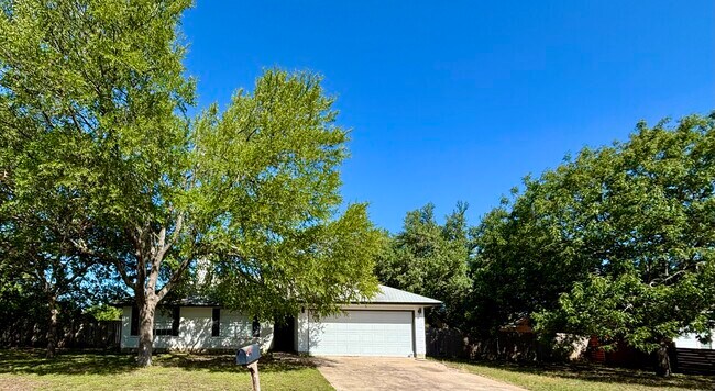 7810 Copperas Dr in Austin, TX - Building Photo - Building Photo