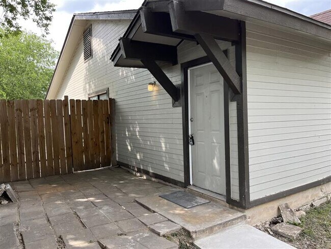 property at 1319 Bayou Dr