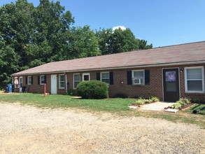 Grandview Apartments in Gretna, VA - Building Photo - Building Photo