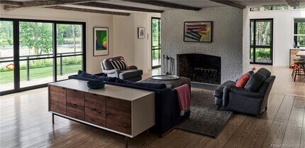 8 Chester Rd in Warren, CT - Building Photo - Building Photo