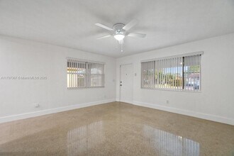 50 NE 45th Ct in Oakland Park, FL - Building Photo - Building Photo