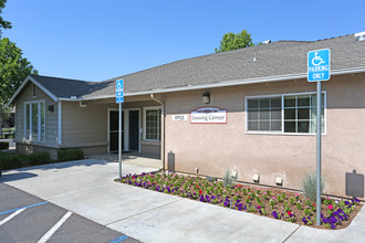 North Park I and II in Dinuba, CA - Building Photo - Building Photo