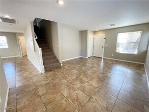 1176 Claire Rose Ave in Las Vegas, NV - Building Photo - Building Photo