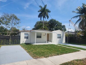 1021 NW 20th Ave in Miami, FL - Building Photo - Building Photo