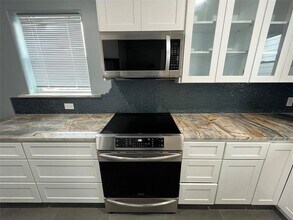 403 W Saulnier St in Houston, TX - Building Photo - Building Photo
