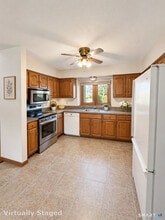 504 Sandstone Dr in South Windsor, CT - Building Photo - Building Photo