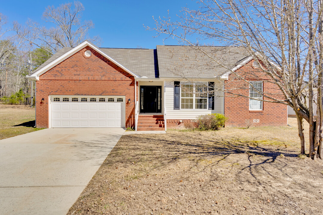 2224 N Fork Dr in Soddy Daisy, TN - Building Photo