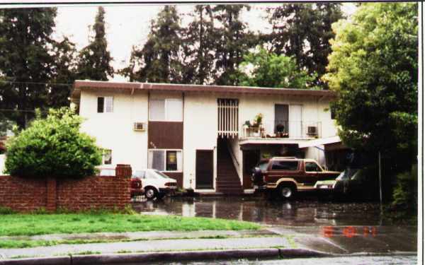 929 Ravenscourt Avenue in Campbell, CA - Foto de edificio