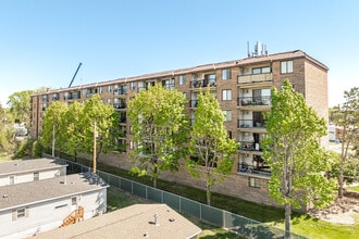 Kenzington Condominiums in St. Anthony, MN - Building Photo - Building Photo