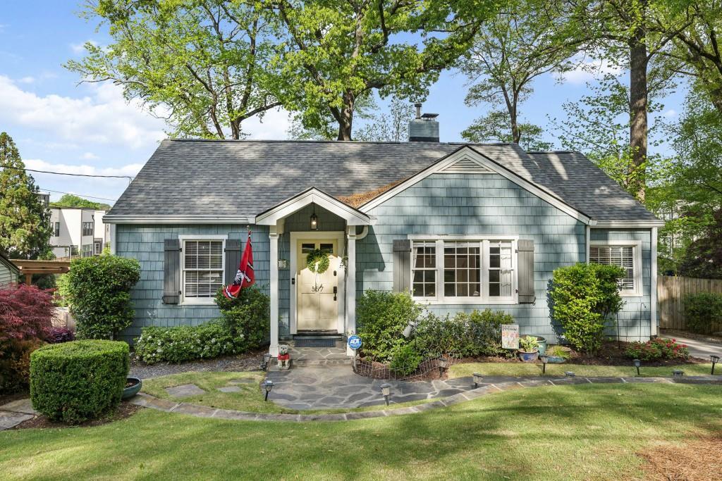 557 Hascall Rd NW in Atlanta, GA - Building Photo
