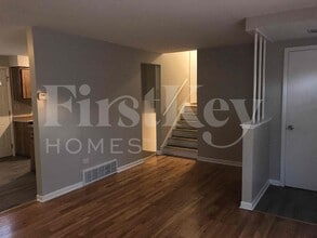 13329 S Mackinaw Ave in Chicago, IL - Building Photo - Building Photo