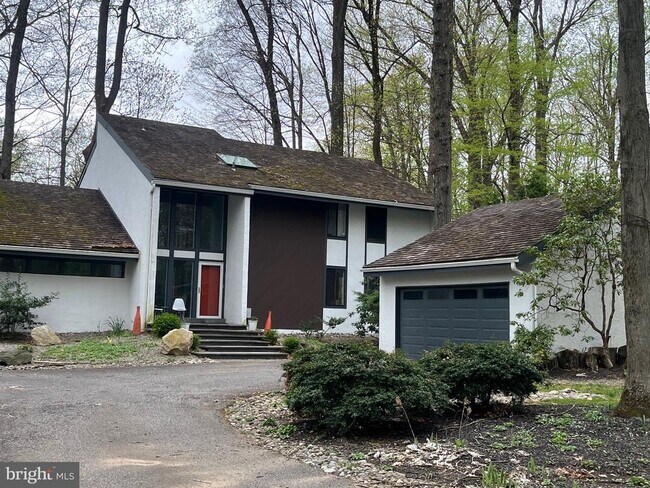 property at 208 Pheasant Run Dr