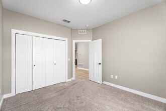 1216 Zitkala-Sa Trl in Vermillion, SD - Building Photo - Building Photo