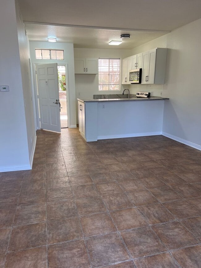 20251 Cape Coral Ln in Huntington Beach, CA - Building Photo - Building Photo