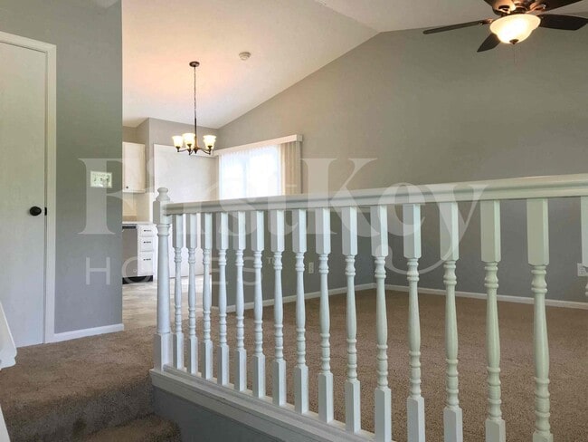 66 Chip Dr in O'Fallon, MO - Foto de edificio - Building Photo