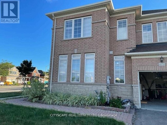1071 Tupper Dr in Milton, ON - Building Photo - Building Photo
