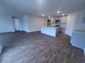 2214 Emerald Ave in Castle Hayne, NC - Building Photo - Building Photo