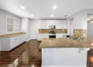 8261 Red Rock Dr in Sacramento, CA - Building Photo - Building Photo