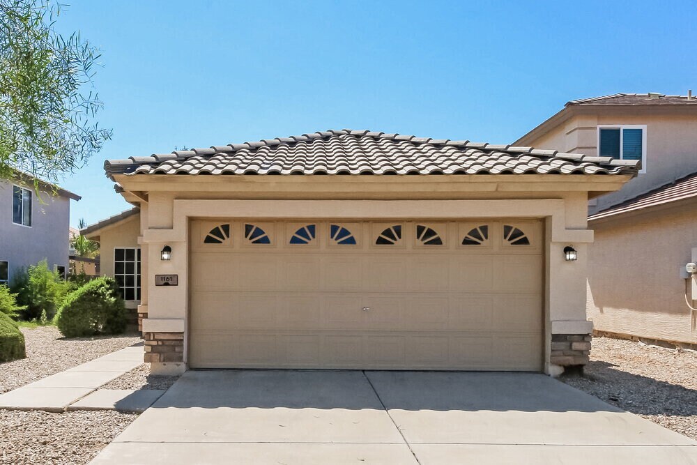 1161 E Lakeview Dr in San Tan Valley, AZ - Building Photo