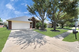 21914 Bronze Leaf Dr in Cypress, TX - Building Photo - Building Photo