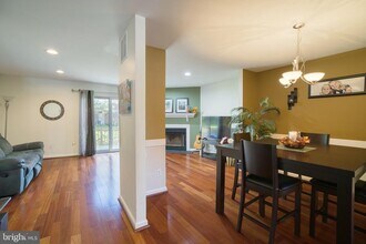 32 Lovett Ct in Timonium, MD - Building Photo - Building Photo