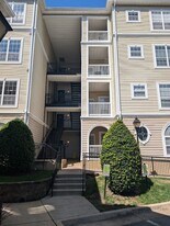 4560 Strutfield Ln in Alexandria, VA - Building Photo