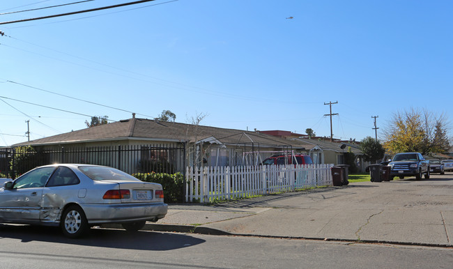 27331-27369 Manon Ave in Hayward, CA - Building Photo - Building Photo