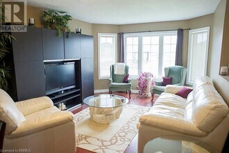 43 Draper St in Brantford, ON - Building Photo - Building Photo