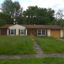 638 Terrace Dr in East St. Louis, IL - Building Photo