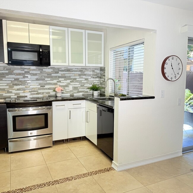 7980 Mission Center Ct, Unit E