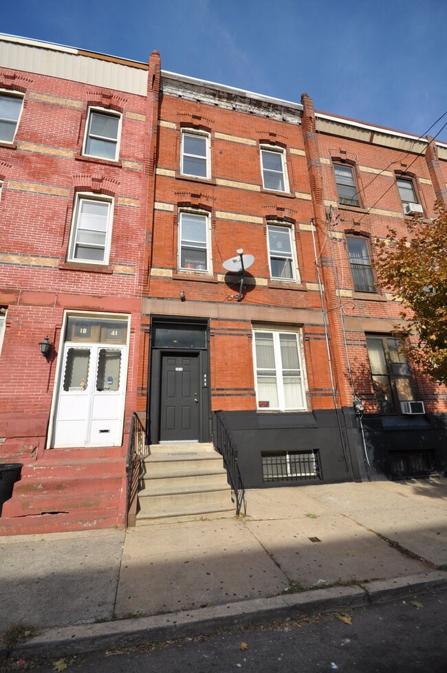 1839 Master St in Philadelphia, PA - Foto de edificio - Building Photo