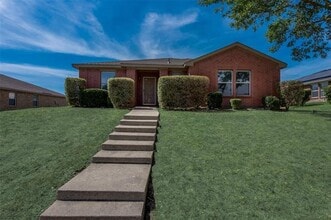 612 Snapdragon Ln in Desoto, TX - Building Photo - Building Photo