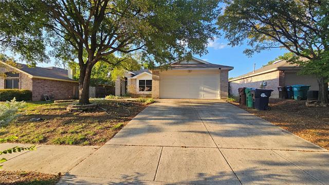 817 Dixon Ln in Denton, TX - Building Photo