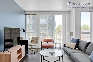 12288 NE 12th Ln in Bellevue, WA - Building Photo