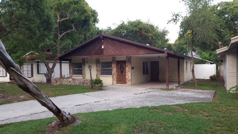 7111 N 9th St in Tampa, FL - Building Photo