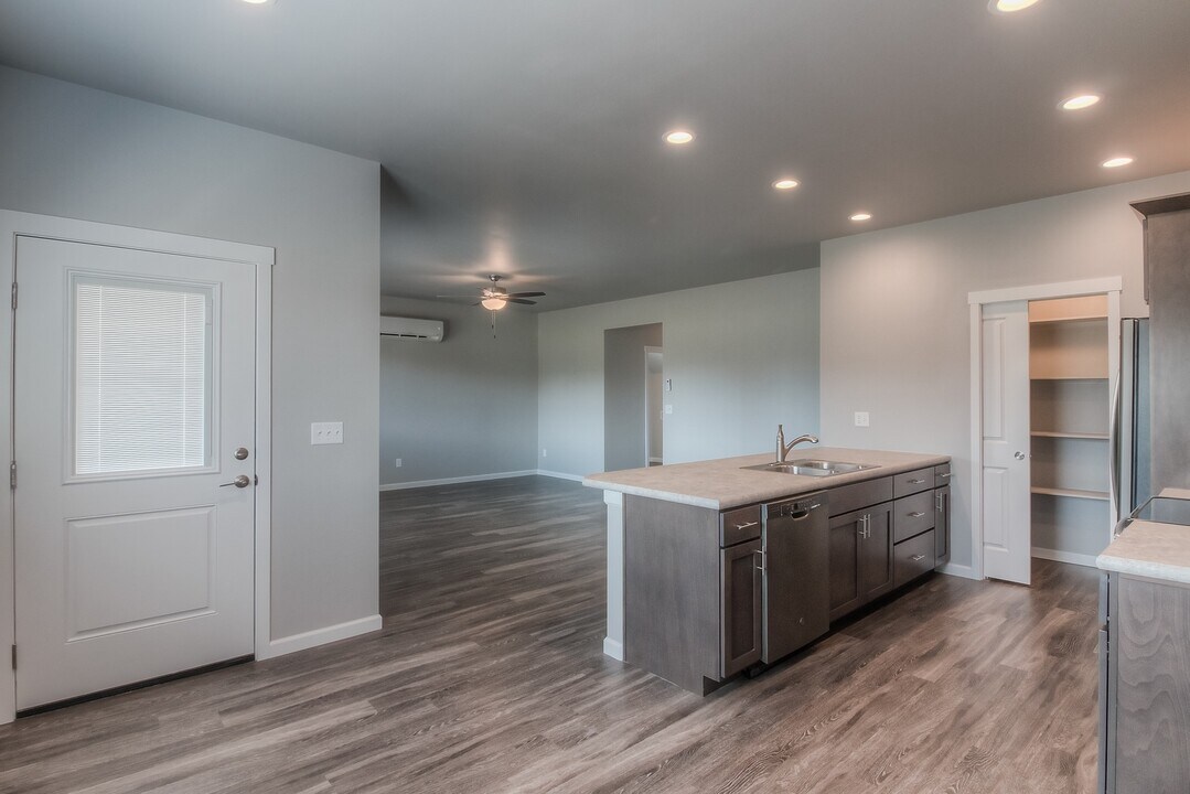 2409 Woolsey Ln in Yakima, WA - Building Photo