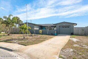 472 Ironwood Dr in Melbourne, FL - Building Photo