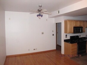4910 N Spaulding Ave, Unit 2W in Chicago, IL - Building Photo - Building Photo