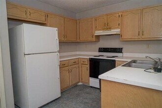 7938 Annes Circle Unit in Cordova, TN - Building Photo - Building Photo