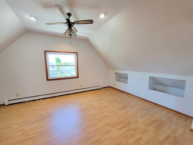 10 High St, Unit 2