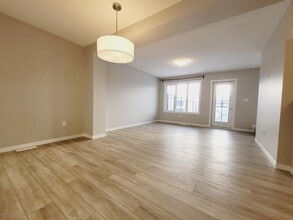 1111 Cy Becker Rd NW in Edmonton, AB - Building Photo - Building Photo