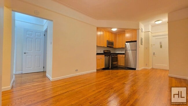 property at 117 W 13th St