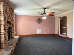 702 Omega Cir in Pasadena, TX - Building Photo - Building Photo