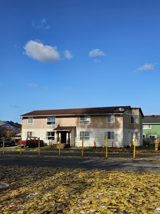 429 1st Ave N in Algona, WA - Building Photo